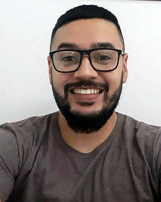Professor(a) Gustavo